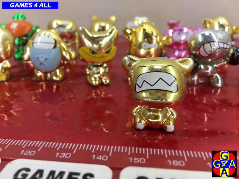 16 Gogo's Crazy Bones figurines