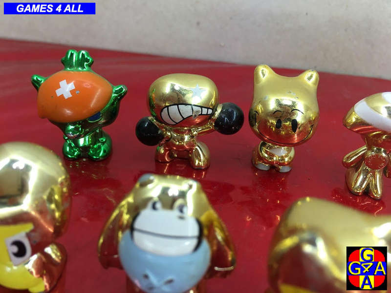 16 Gogo's Crazy Bones figurines