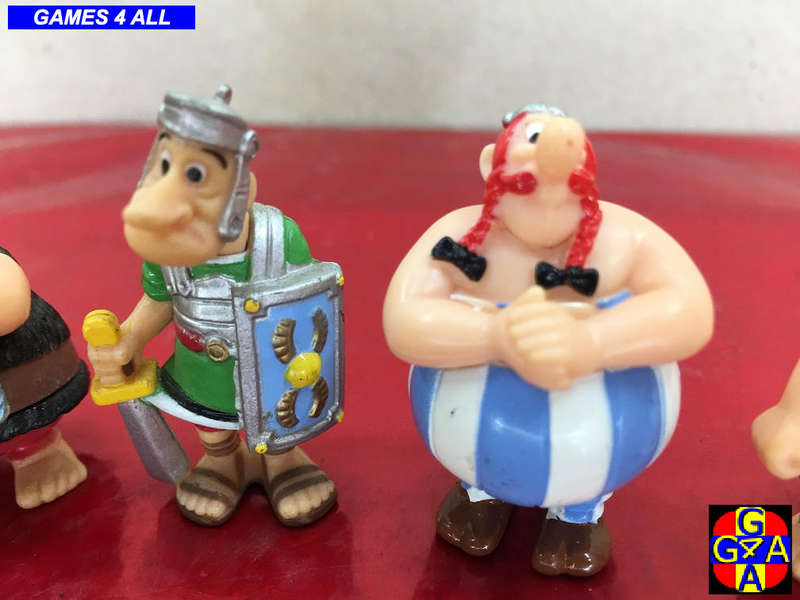 5 Asterix  & Oblix figurines