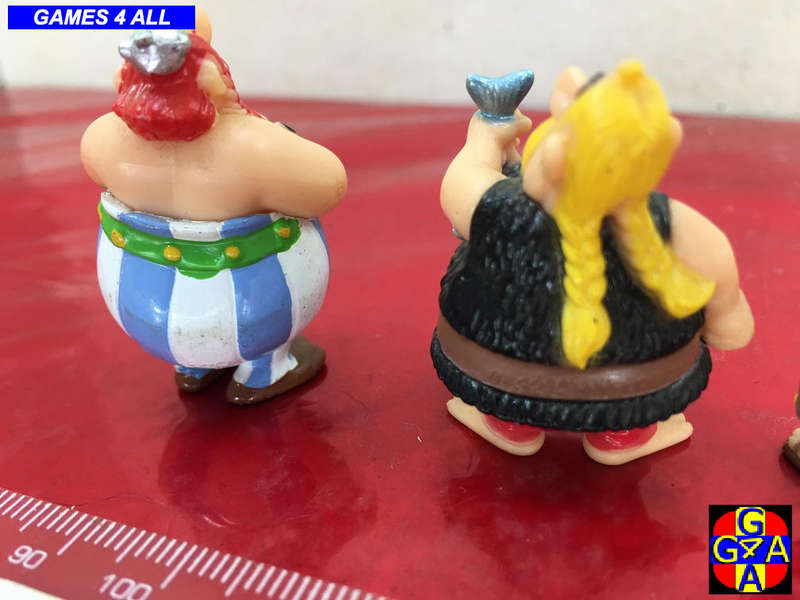 5 Asterix  & Oblix figurines
