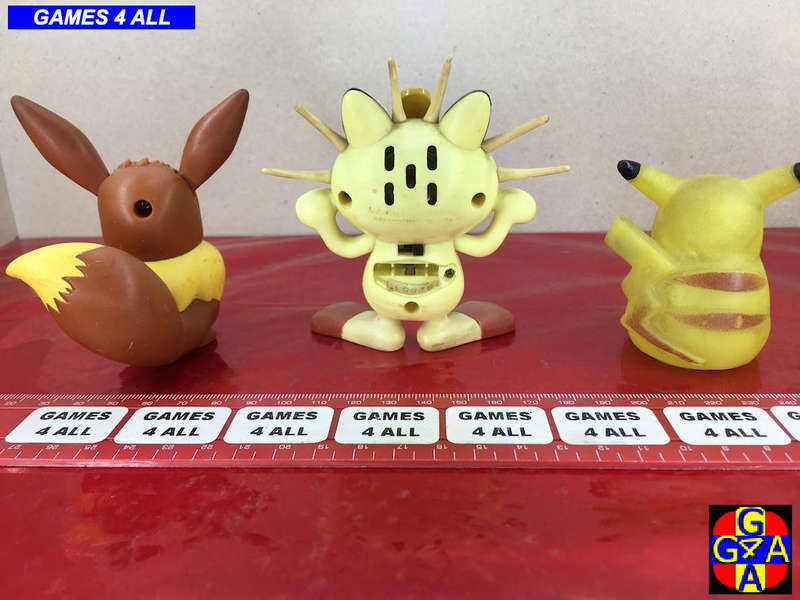 3 Pokémon Figurines