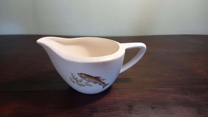 CROWN DEVON SAUCE BOAT 17 X 7 cm