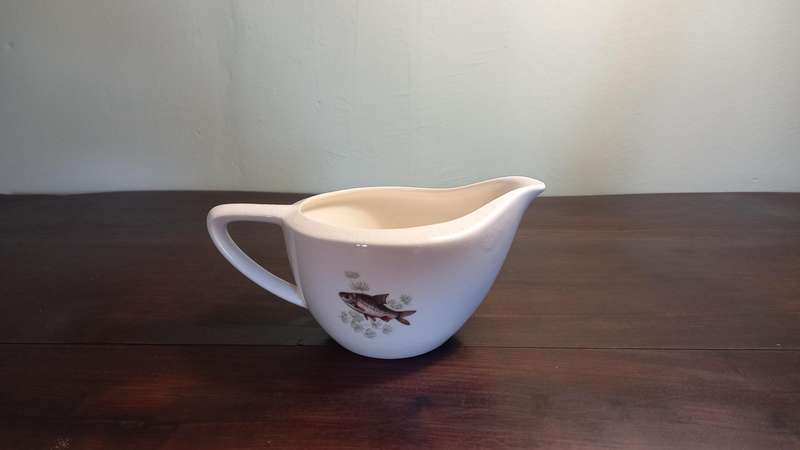 CROWN DEVON SAUCE BOAT 17 X 7 cm
