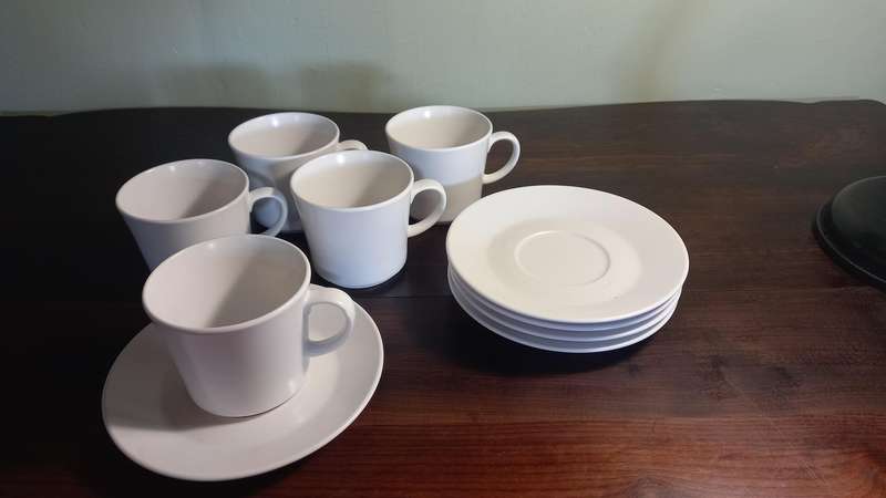 5 X WHITE NORITAKE TEA CUPS AND SAUCERS - PROGRESSION China Pearl White 9006