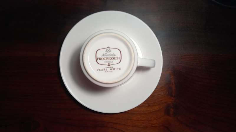 5 X WHITE NORITAKE TEA CUPS AND SAUCERS - PROGRESSION China Pearl White 9006