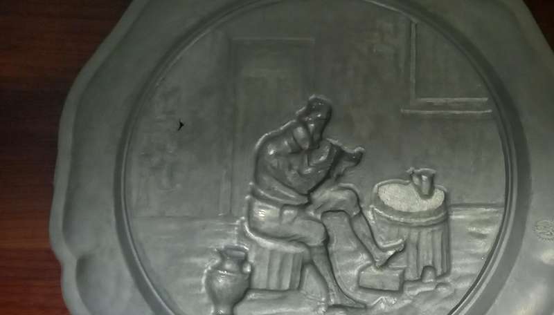 2 X VINTAGE GERMAN/DUCH PEWTER PLATE BEAUTIFUL 3D RAISED IMAGE.