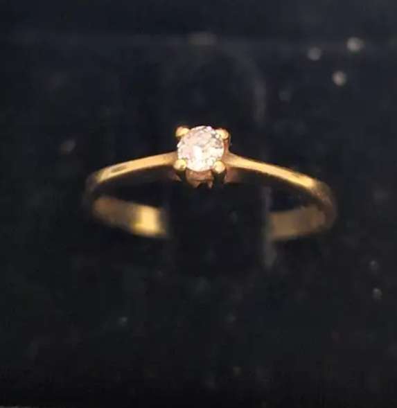9ct Gold Diamond ring
