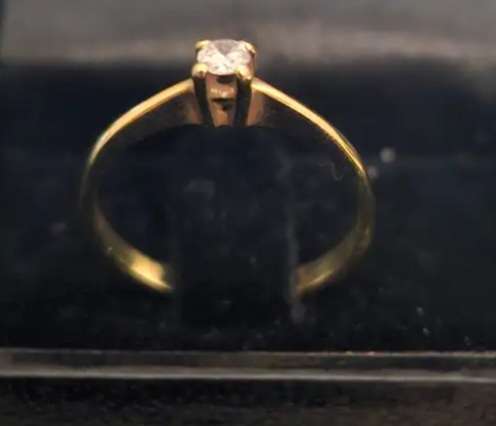 9ct Gold Diamond ring