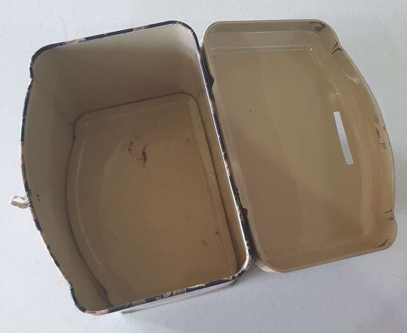 Mickey and Minnie mouse savings tin as per photos