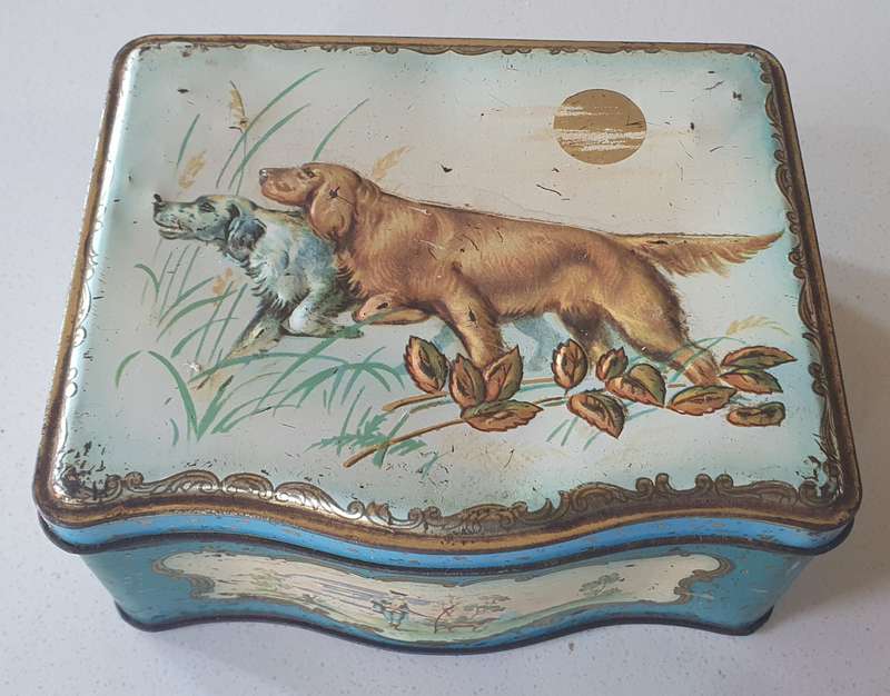 Vinatege dog image tin as per photos