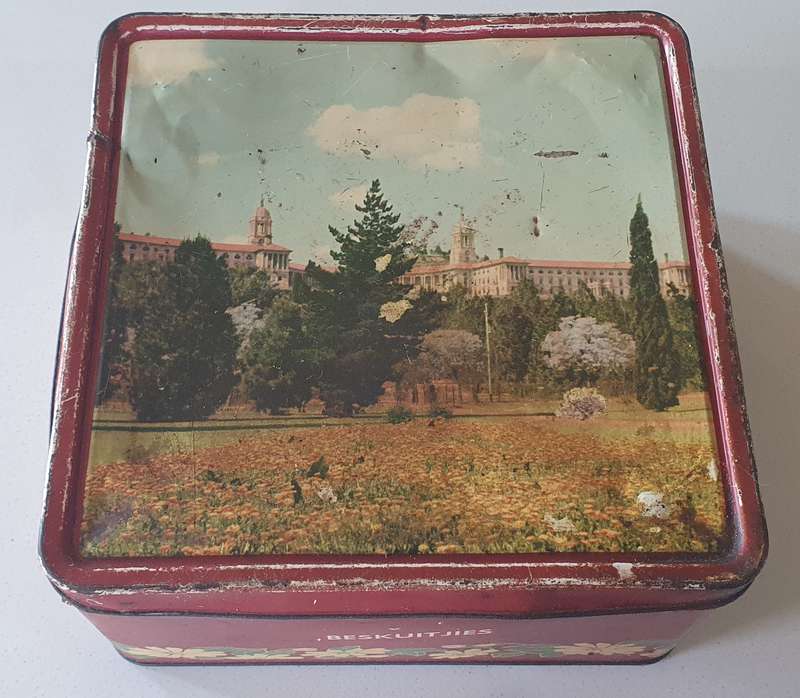 Vintage 4LBS Westons Biscuits tin as per photos