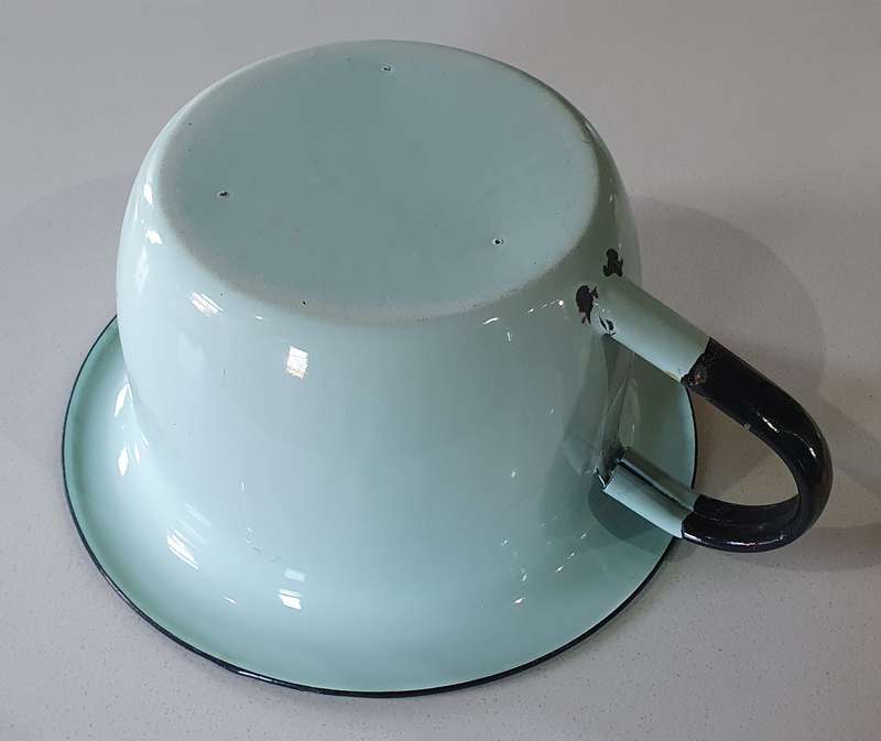 Vintage enamel bedpan (Koos) as per photos