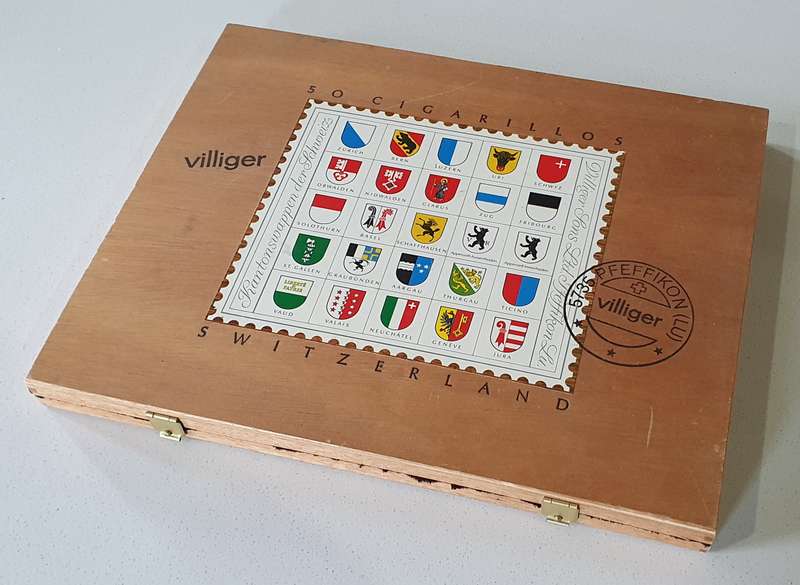 Wooden Cigar case (50 Cigarillo's) - Switzerland as per photos