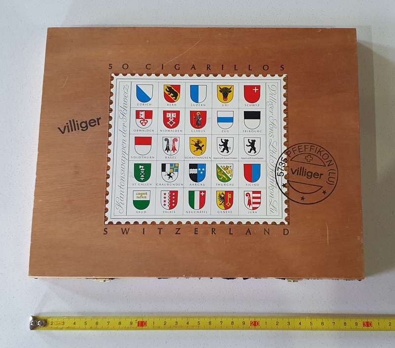 Wooden Cigar case (50 Cigarillo's) - Switzerland as per photos