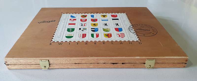 Wooden Cigar case (50 Cigarillo's) - Switzerland as per photos