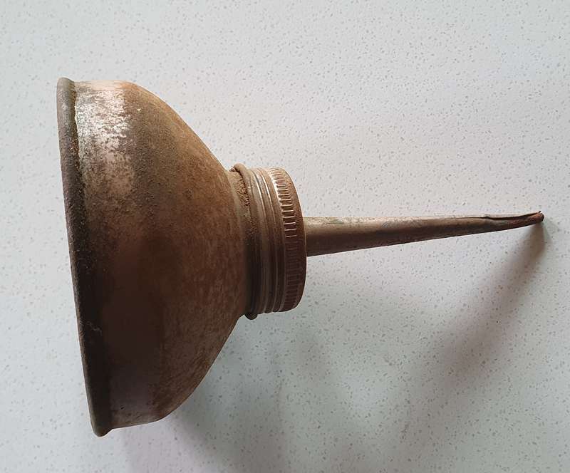 Vintage metal oil can as per photo