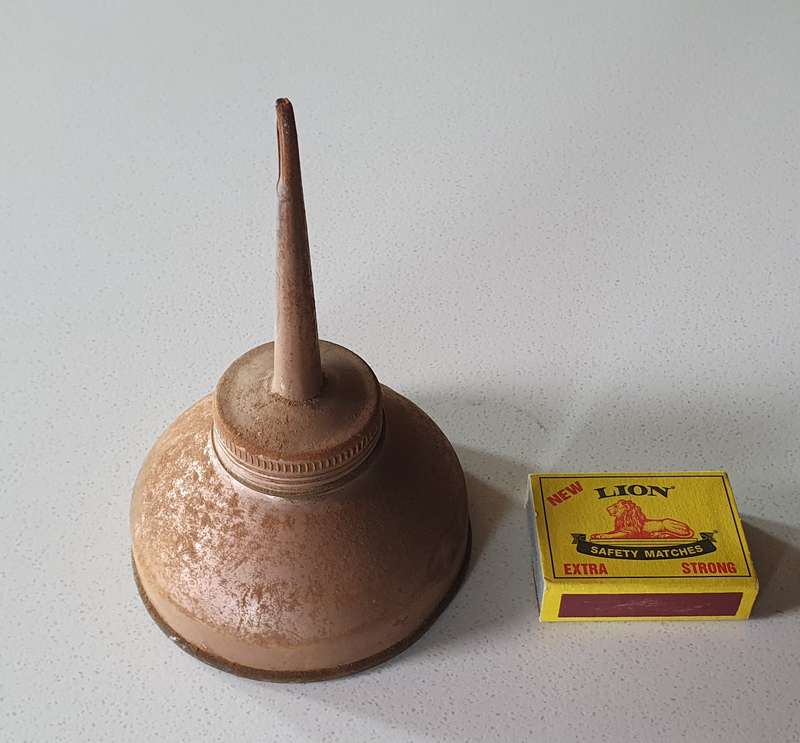 Vintage metal oil can as per photo