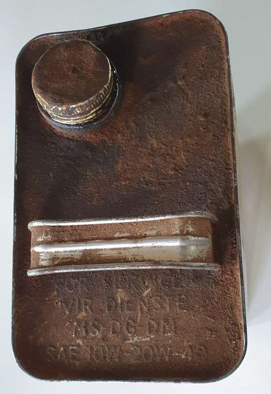 Vintage MOBIL one gallon motor oil tin as per photo
