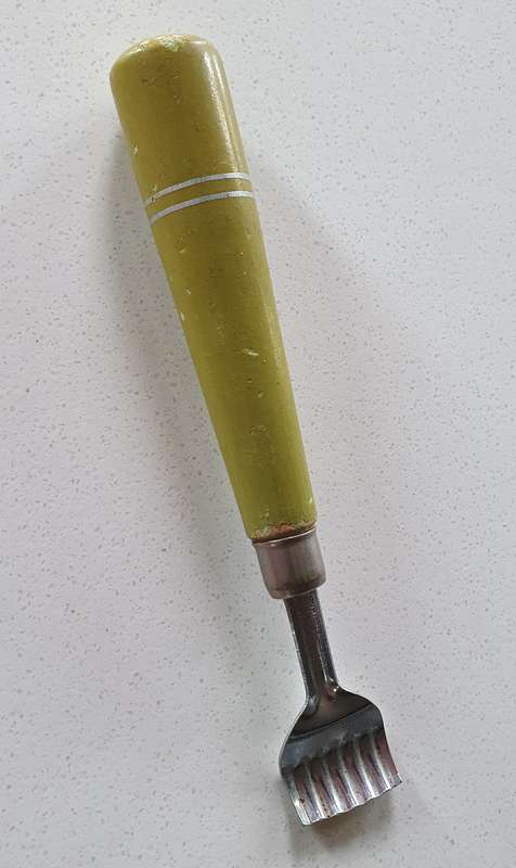 Vintage "Nutbrown" made in England kitchen utensil item as per photos