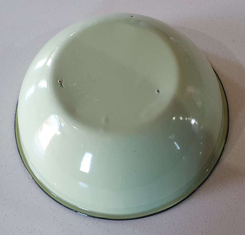 Enamel bowl as per photo