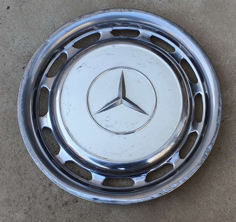Vintage MERCEDES-BENZ wheel hubcap as per photo