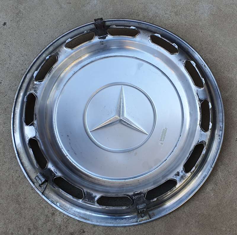 Vintage MERCEDES-BENZ wheel hubcap as per photo