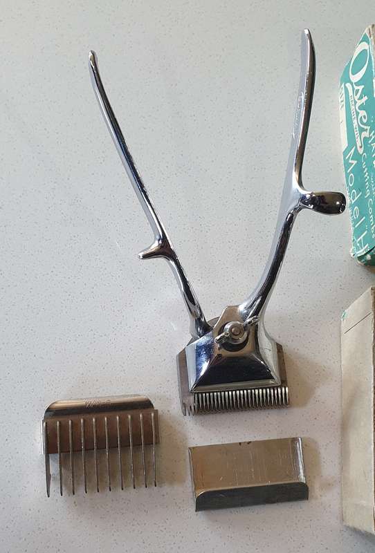 Vintage OSTER hair clipper as per photos
