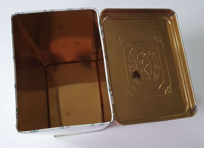 Five roses tin as per photos