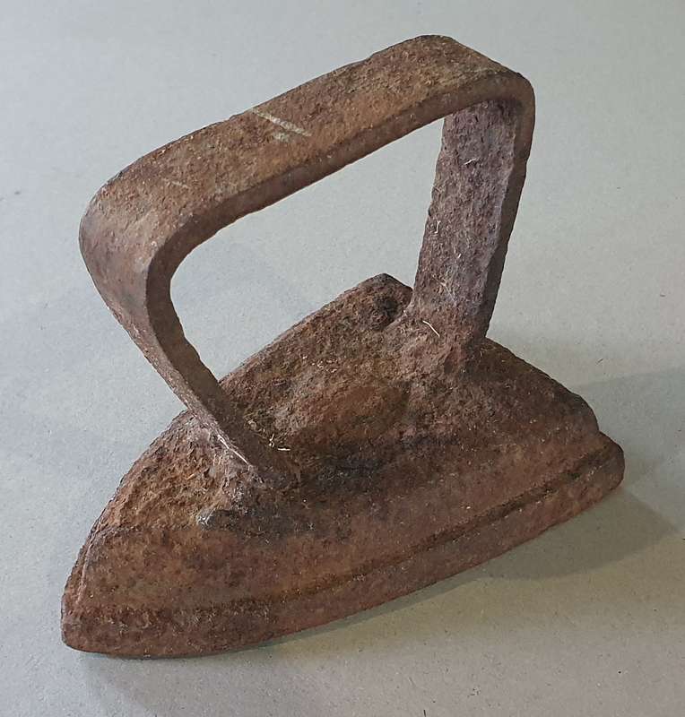 Vintage rusted cast iron, coal stove clothing Sad Iron (for door stop) as per photo