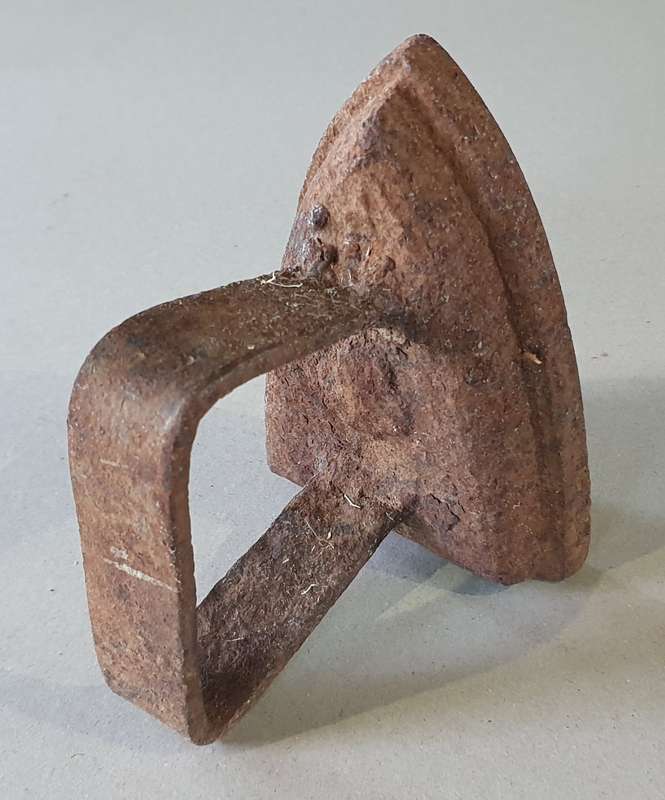 Vintage rusted cast iron, coal stove clothing Sad Iron (for door stop) as per photo