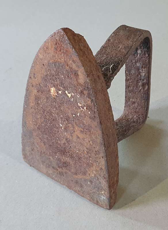 Vintage rusted cast iron, coal stove clothing Sad Iron (for door stop) as per photo