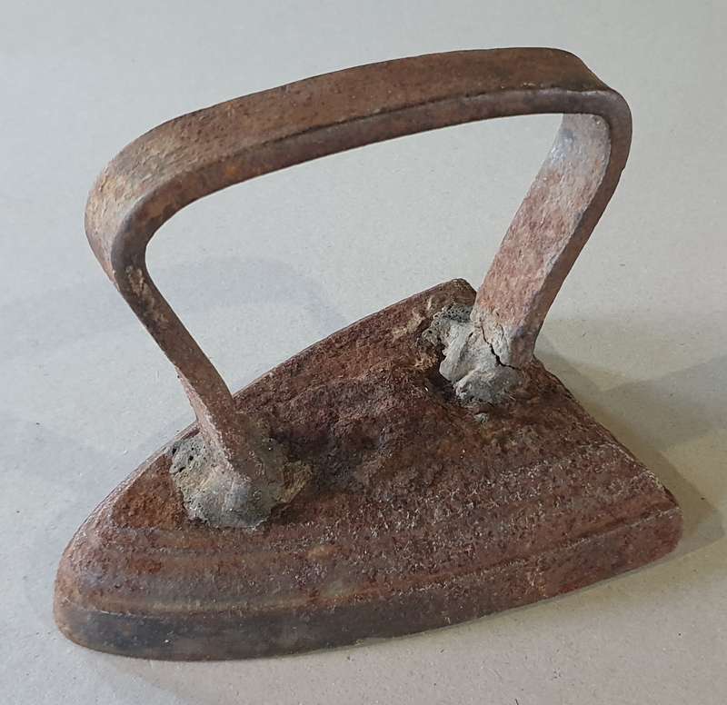 Vintage rusted cast iron, coal stove clothing Sad Iron (for door stop) as per photo