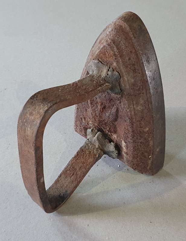 Vintage rusted cast iron, coal stove clothing Sad Iron (for door stop) as per photo