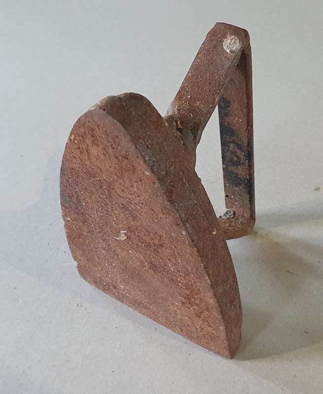 Vintage rusted cast iron, coal stove clothing Sad Iron (for door stop) as per photo