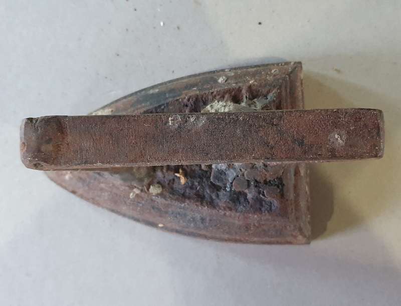 Vintage rusted cast iron, coal stove clothing Sad Iron (for door stop) as per photo