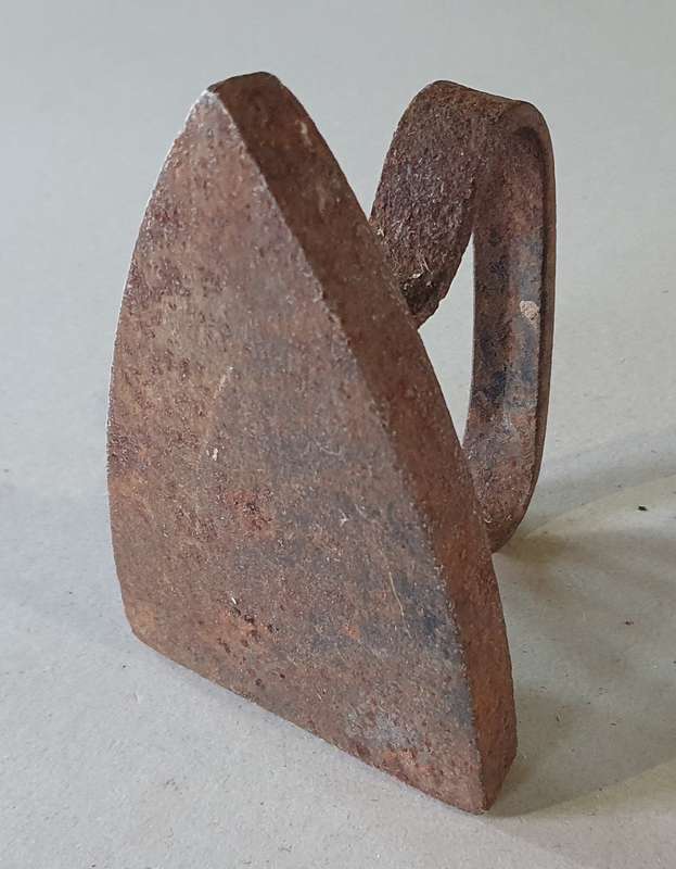 Vintage rusted cast iron, coal stove clothing Sad Iron (for door stop) as per photo