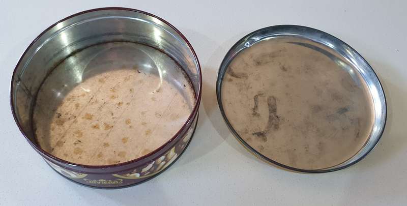 RIVIERA tin as per photos