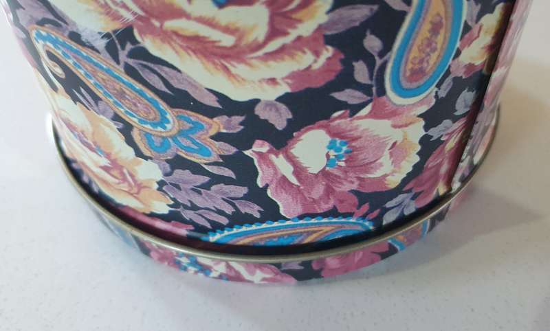 Set of 3 tins as per photos