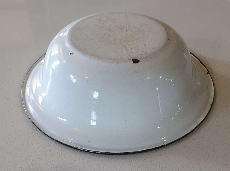 White Enamel bowl as per photo