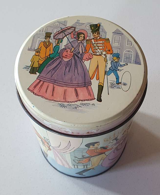 Mackintosh's QUALITY STREET tin as per photos