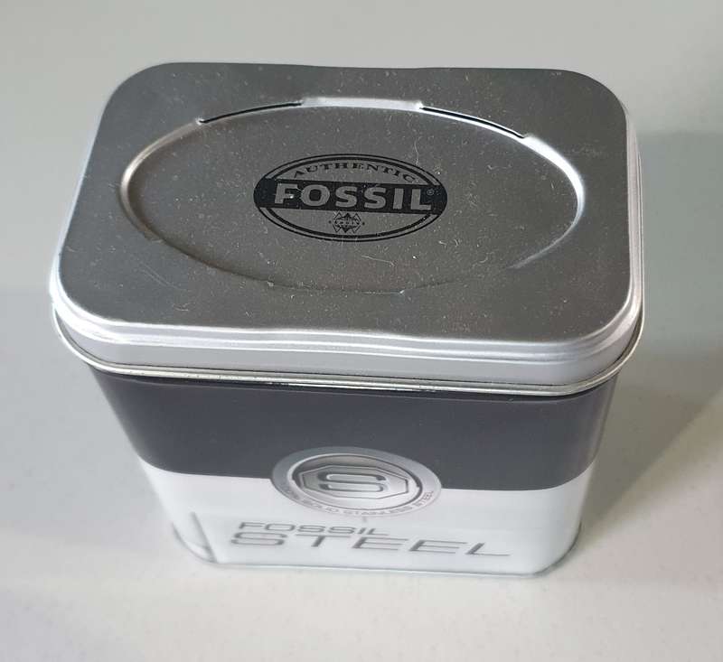 FOSSIL tin as per photos