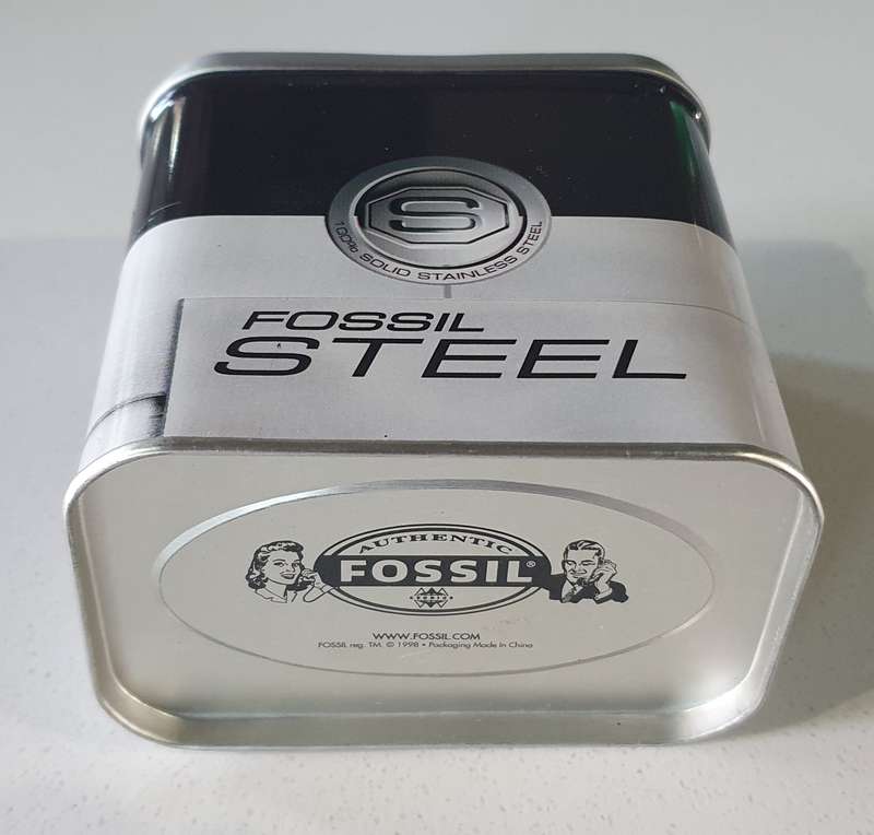 FOSSIL tin as per photos