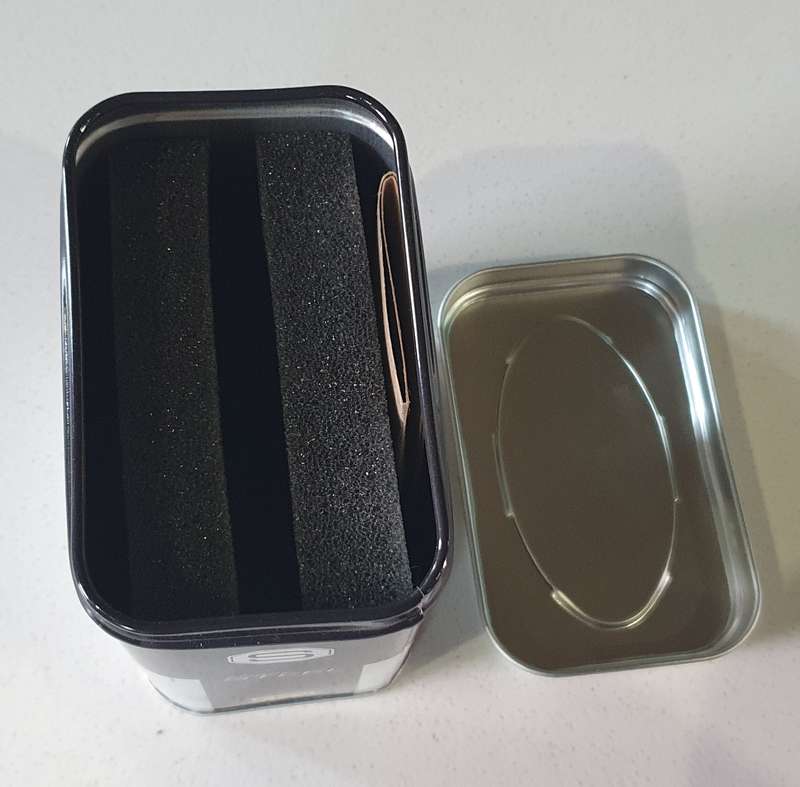 FOSSIL tin as per photos