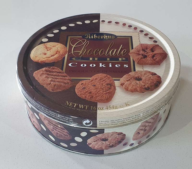 CHOCOLATE CHIP COOKIES tin as per photos