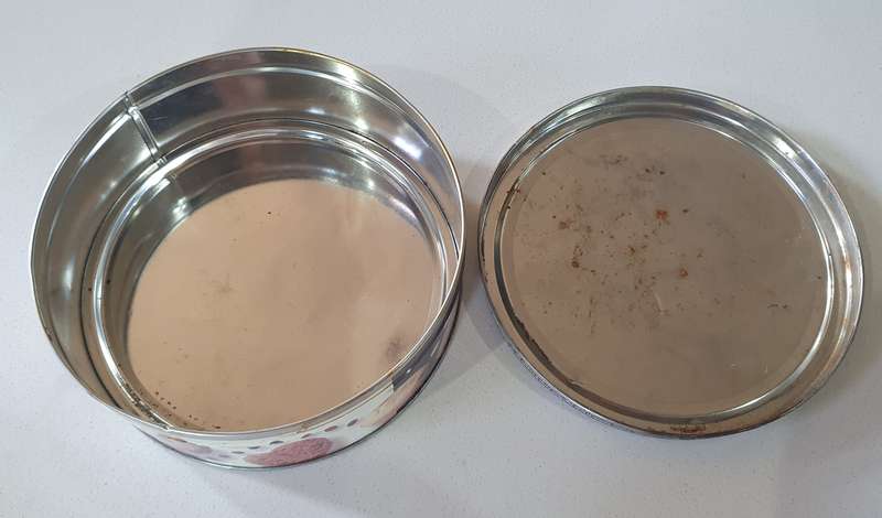 CHOCOLATE CHIP COOKIES tin as per photos