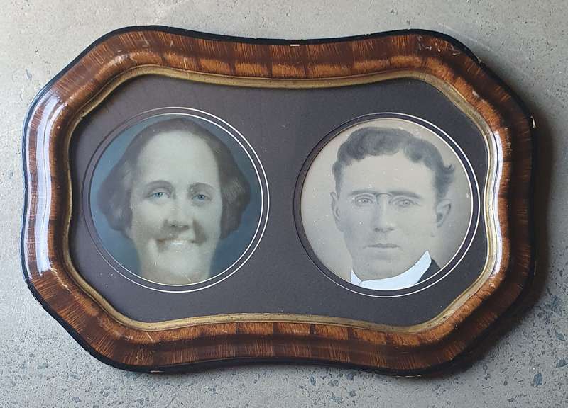 Vintage wooden frame with photo as per photos