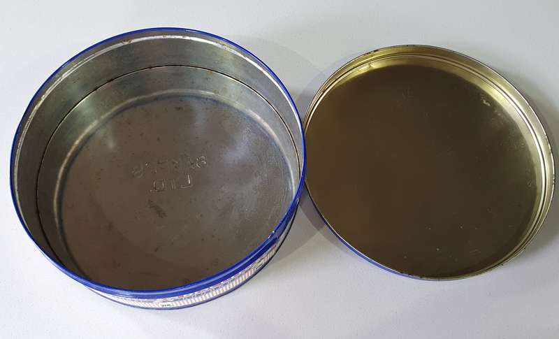 BAKERS biscuits tin as per photos