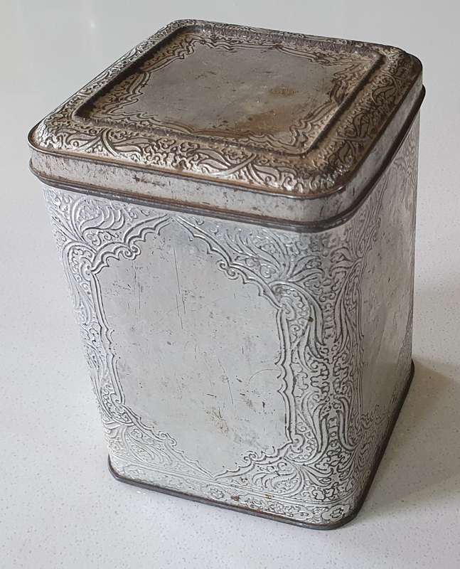 Vintage tin as per photos