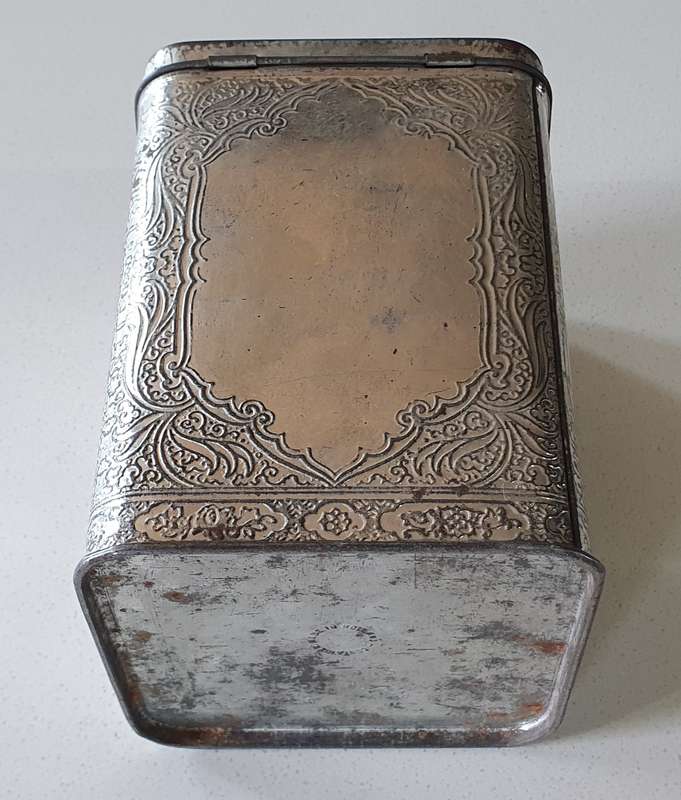 Vintage tin as per photos