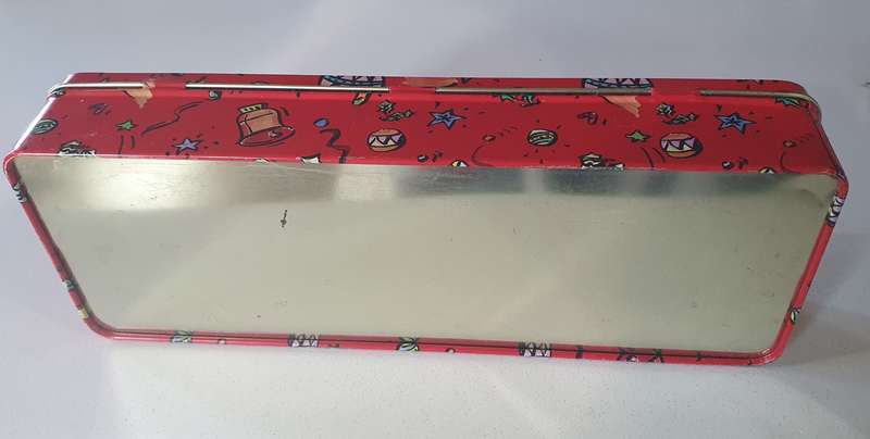 Red tin as per photos